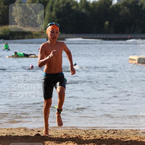 07.09.2025 - 19. Norderstedt Triathlon Luisa Fischer http://msf.ph/oto/8746940 07.09.2025 10:27:27 Schwimmen 63, 84, 122, 666 meine-sportfotos.de