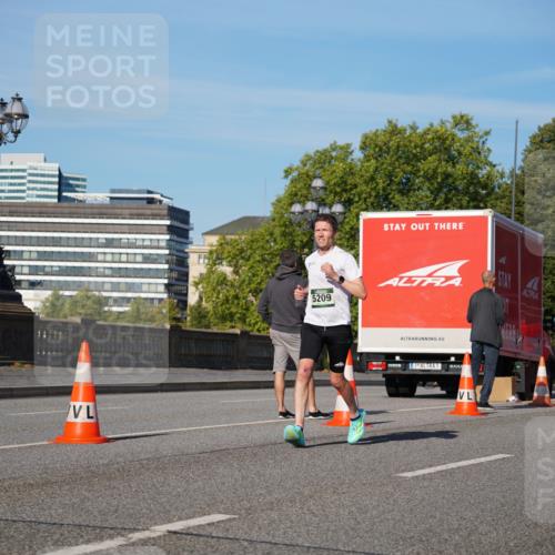 07.09.2025 - BARMER Alsterlauf Yannick Fuchs http://msf.ph/oto/8746943 07.09.2025 09:32:13 Laufen 5209, 1, 4798 meine-sportfotos.de