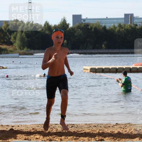 07.09.2025 - 19. Norderstedt Triathlon Luisa Fischer http://msf.ph/oto/8746949 07.09.2025 10:27:28 Schwimmen 63, 84, 122, 666 meine-sportfotos.de