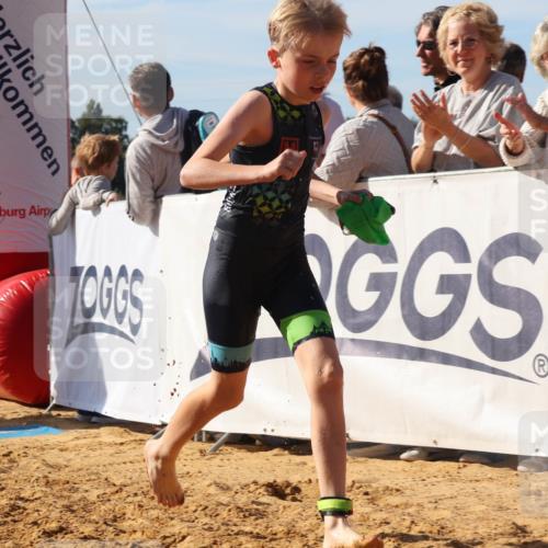 07.09.2025 - 19. Norderstedt Triathlon Luisa Fischer http://msf.ph/oto/8747030 07.09.2025 10:27:51 Schwimmen 85 meine-sportfotos.de
