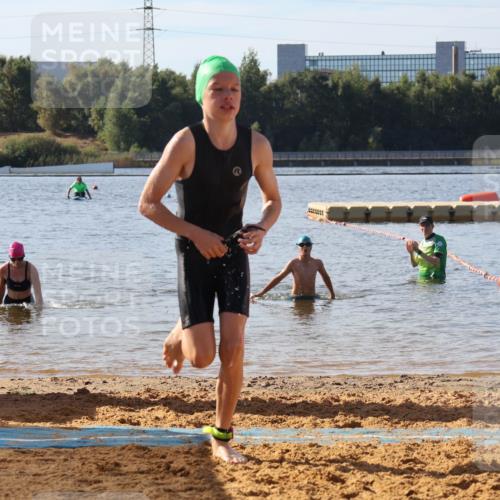 07.09.2025 - 19. Norderstedt Triathlon Luisa Fischer http://msf.ph/oto/8747039 07.09.2025 10:28:07 Schwimmen 116 meine-sportfotos.de