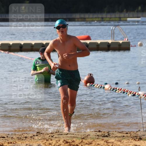 07.09.2025 - 19. Norderstedt Triathlon Luisa Fischer http://msf.ph/oto/8747077 07.09.2025 10:28:13 Schwimmen 94, 116, 644 meine-sportfotos.de