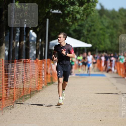 07.09.2025 - 19. Norderstedt Triathlon Michael Strokosch http://msf.ph/oto/8747295 07.09.2025 12:01:04 Laufen 787, 1152, 1156 meine-sportfotos.de