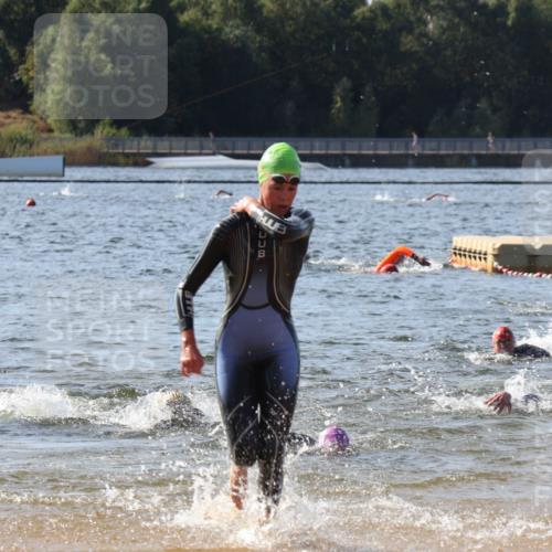 07.09.2025 - 19. Norderstedt Triathlon Luisa Fischer http://msf.ph/oto/8747307 07.09.2025 10:48:55 Schwimmen 1185, 1191 meine-sportfotos.de