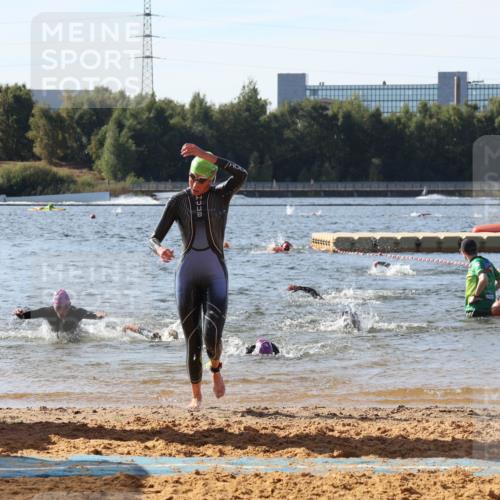 07.09.2025 - 19. Norderstedt Triathlon Luisa Fischer http://msf.ph/oto/8747317 07.09.2025 10:48:56 Schwimmen 1163, 1168, 1185, 1191 meine-sportfotos.de
