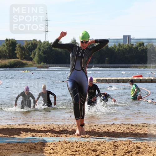 07.09.2025 - 19. Norderstedt Triathlon Luisa Fischer http://msf.ph/oto/8747355 07.09.2025 10:48:57 Schwimmen 1163, 1165, 1168, 1185, 1191 meine-sportfotos.de
