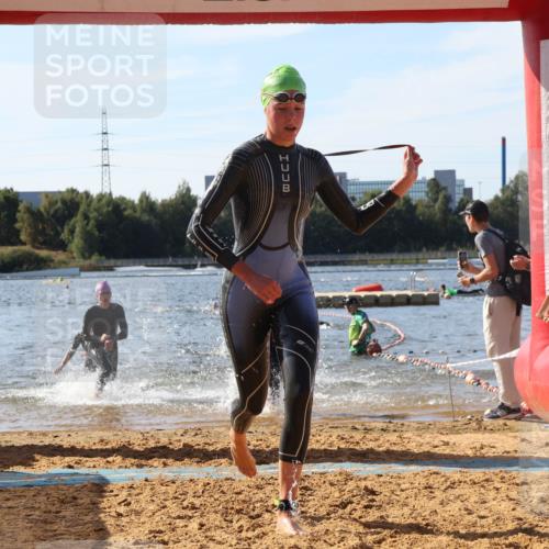 07.09.2025 - 19. Norderstedt Triathlon Luisa Fischer http://msf.ph/oto/8747377 07.09.2025 10:48:58 Schwimmen 1163, 1165, 1168, 1185, 1191 meine-sportfotos.de