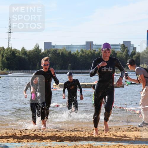 07.09.2025 - 19. Norderstedt Triathlon Luisa Fischer http://msf.ph/oto/8747401 07.09.2025 10:49:00 Schwimmen 1163, 1165, 1168, 1185, 1191 meine-sportfotos.de