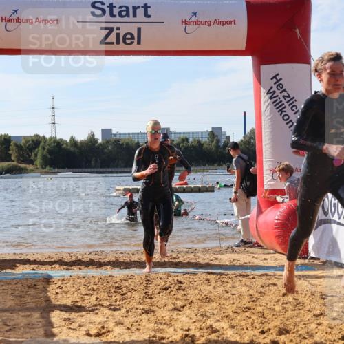 07.09.2025 - 19. Norderstedt Triathlon Luisa Fischer http://msf.ph/oto/8747449 07.09.2025 10:49:03 Schwimmen 1163, 1165, 1168, 1185, 1191 meine-sportfotos.de
