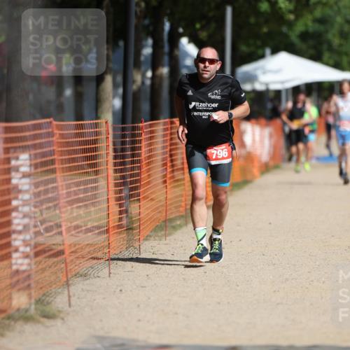 07.09.2025 - 19. Norderstedt Triathlon Michael Strokosch http://msf.ph/oto/8747522 07.09.2025 12:01:14 Laufen 787, 796 meine-sportfotos.de