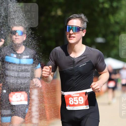 07.09.2025 - 19. Norderstedt Triathlon Michael Strokosch http://msf.ph/oto/8747531 07.09.2025 12:38:02 Laufen 136, 202, 302, 824, 859 meine-sportfotos.de