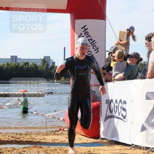 07.09.2025 - 19. Norderstedt Triathlon Luisa Fischer http://msf.ph/oto/8747541 07.09.2025 10:49:19 Schwimmen 1180, 1196 meine-sportfotos.de