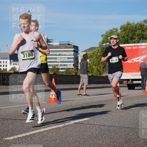 07.09.2025 - BARMER Alsterlauf Yannick Fuchs http://msf.ph/oto/8747628 07.09.2025 09:32:38 Laufen 3180, 23, 3639, 2401 meine-sportfotos.de