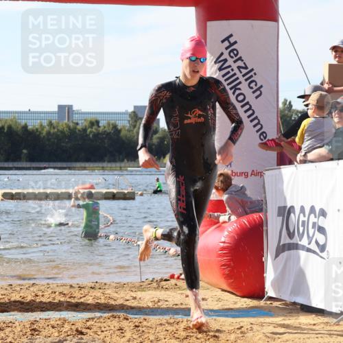 07.09.2025 - 19. Norderstedt Triathlon Luisa Fischer http://msf.ph/oto/8747720 07.09.2025 10:50:00 Schwimmen 1158, 1171, 1176 meine-sportfotos.de