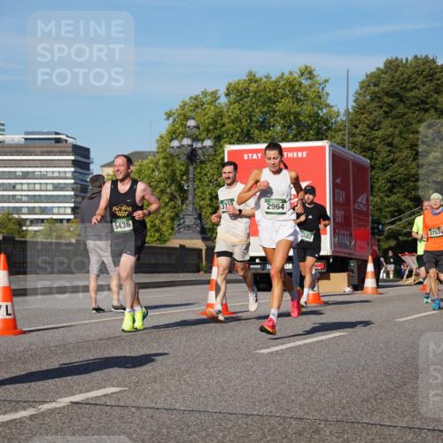 07.09.2025 - BARMER Alsterlauf Yannick Fuchs http://msf.ph/oto/8747722 07.09.2025 09:32:41 Laufen 2401, 37, 2964, 5436, 582, 3753 meine-sportfotos.de