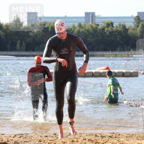 07.09.2025 - 19. Norderstedt Triathlon Luisa Fischer http://msf.ph/oto/8747787 07.09.2025 10:50:06 Schwimmen 238, 1158, 1171, 1176, 1355 meine-sportfotos.de