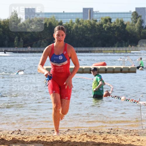 07.09.2025 - 19. Norderstedt Triathlon Luisa Fischer http://msf.ph/oto/8747895 07.09.2025 10:50:22 Schwimmen 238, 1157, 1160, 1189, 1335 meine-sportfotos.de