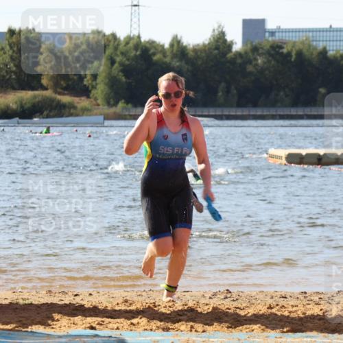 07.09.2025 - 19. Norderstedt Triathlon Luisa Fischer http://msf.ph/oto/8747954 07.09.2025 10:50:28 Schwimmen 1160, 1167, 1189 meine-sportfotos.de