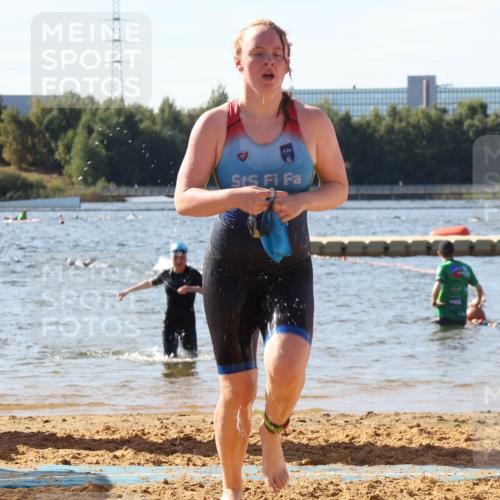 07.09.2025 - 19. Norderstedt Triathlon Luisa Fischer http://msf.ph/oto/8747983 07.09.2025 10:50:30 Schwimmen 1160, 1167, 1189, 1227 meine-sportfotos.de