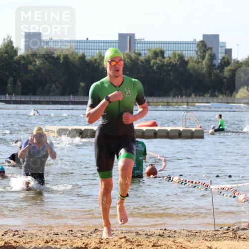 07.09.2025 - 19. Norderstedt Triathlon Luisa Fischer http://msf.ph/oto/8748023 07.09.2025 10:50:51 Schwimmen 749, 1173 meine-sportfotos.de