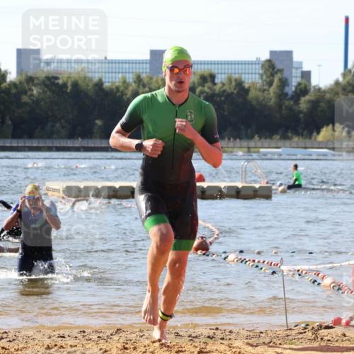 07.09.2025 - 19. Norderstedt Triathlon Luisa Fischer http://msf.ph/oto/8748032 07.09.2025 10:50:52 Schwimmen 749, 1173 meine-sportfotos.de