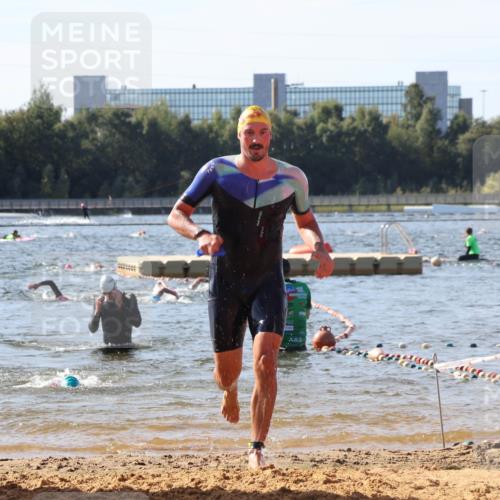 07.09.2025 - 19. Norderstedt Triathlon Luisa Fischer http://msf.ph/oto/8748063 07.09.2025 10:50:55 Schwimmen 749, 1173 meine-sportfotos.de