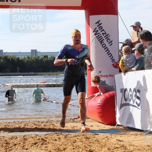 07.09.2025 - 19. Norderstedt Triathlon Luisa Fischer http://msf.ph/oto/8748080 07.09.2025 10:50:56 Schwimmen 749, 1172, 1173 meine-sportfotos.de