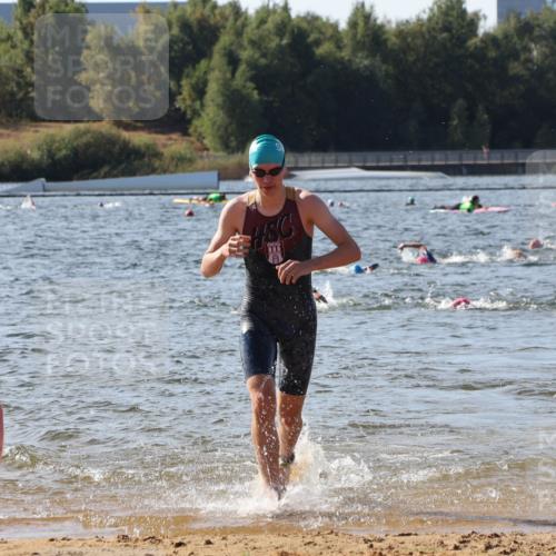 07.09.2025 - 19. Norderstedt Triathlon Luisa Fischer http://msf.ph/oto/8748088 07.09.2025 10:50:58 Schwimmen 749, 1172, 1173 meine-sportfotos.de