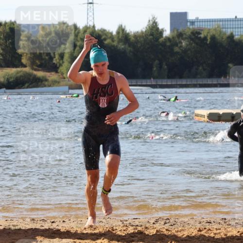 07.09.2025 - 19. Norderstedt Triathlon Luisa Fischer http://msf.ph/oto/8748111 07.09.2025 10:51:00 Schwimmen 749, 1172, 1173, 1202 meine-sportfotos.de