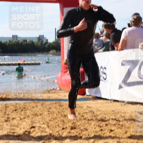 07.09.2025 - 19. Norderstedt Triathlon Luisa Fischer http://msf.ph/oto/8748164 07.09.2025 10:51:07 Schwimmen 749, 1172, 1202 meine-sportfotos.de