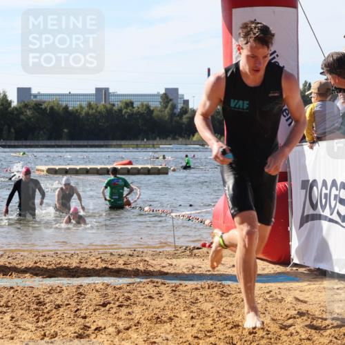 07.09.2025 - 19. Norderstedt Triathlon Luisa Fischer http://msf.ph/oto/8748205 07.09.2025 10:51:21 Schwimmen 1166, 1174, 1208 meine-sportfotos.de