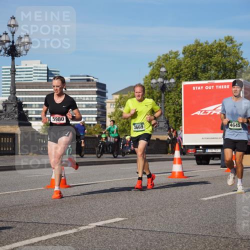 07.09.2025 - BARMER Alsterlauf Yannick Fuchs http://msf.ph/oto/8748222 07.09.2025 09:33:04 Laufen 5980, 3669, 4645, 1, 4747 meine-sportfotos.de