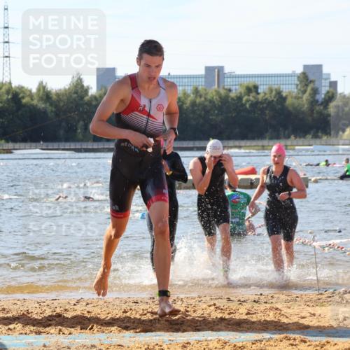 07.09.2025 - 19. Norderstedt Triathlon Luisa Fischer http://msf.ph/oto/8748230 07.09.2025 10:51:25 Schwimmen 821, 1166, 1174, 1208, 1341 meine-sportfotos.de