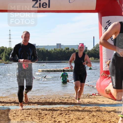 07.09.2025 - 19. Norderstedt Triathlon Luisa Fischer http://msf.ph/oto/8748270 07.09.2025 10:51:28 Schwimmen 821, 1166, 1174, 1208, 1341 meine-sportfotos.de