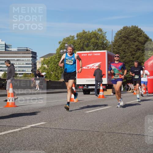 07.09.2025 - BARMER Alsterlauf Yannick Fuchs http://msf.ph/oto/8748461 07.09.2025 09:33:17 Laufen 5785, 2680, 5142 meine-sportfotos.de