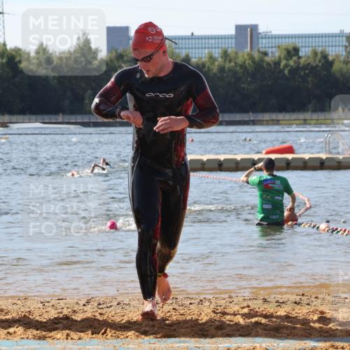 07.09.2025 - 19. Norderstedt Triathlon Luisa Fischer http://msf.ph/oto/8748498 07.09.2025 10:52:04 Schwimmen 1164, 1178, 1340, 1390 meine-sportfotos.de