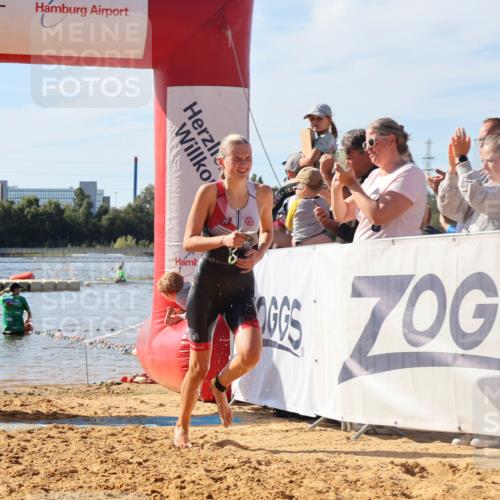 07.09.2025 - 19. Norderstedt Triathlon Luisa Fischer http://msf.ph/oto/8748556 07.09.2025 10:52:19 Schwimmen 1155, 1170 meine-sportfotos.de