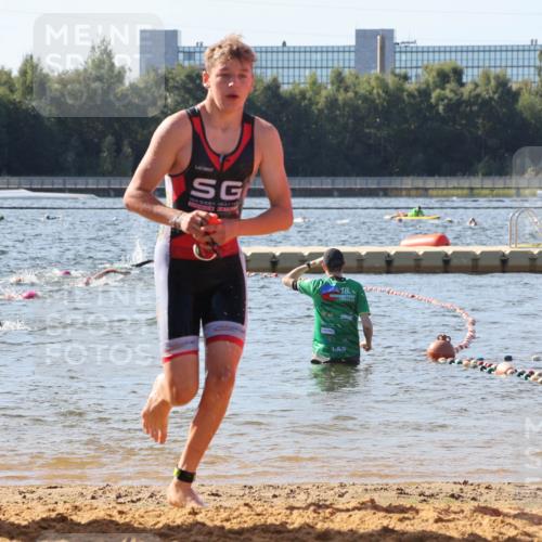 07.09.2025 - 19. Norderstedt Triathlon Luisa Fischer http://msf.ph/oto/8748578 07.09.2025 10:52:46 Schwimmen 1162, 1179 meine-sportfotos.de