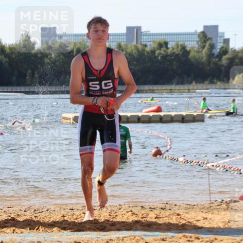 07.09.2025 - 19. Norderstedt Triathlon Luisa Fischer http://msf.ph/oto/8748582 07.09.2025 10:52:46 Schwimmen 1162, 1179 meine-sportfotos.de