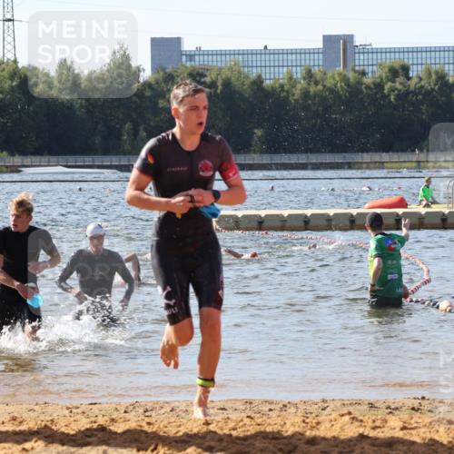 07.09.2025 - 19. Norderstedt Triathlon Luisa Fischer http://msf.ph/oto/8748598 07.09.2025 10:53:00 Schwimmen 1156, 1203 meine-sportfotos.de