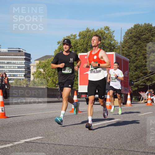 07.09.2025 - BARMER Alsterlauf Yannick Fuchs http://msf.ph/oto/8748627 07.09.2025 09:33:24 Laufen 8173, 6040, 2354, 2914 meine-sportfotos.de