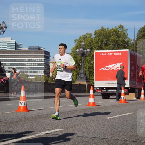 07.09.2025 - BARMER Alsterlauf Yannick Fuchs http://msf.ph/oto/8748680 07.09.2025 09:33:25 Laufen 6040, 1, 17, 29141 meine-sportfotos.de