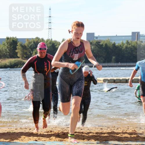 07.09.2025 - 19. Norderstedt Triathlon Luisa Fischer http://msf.ph/oto/8748867 07.09.2025 10:54:20 Schwimmen 199, 734, 770, 1182, 1187, 1199, 1200 meine-sportfotos.de