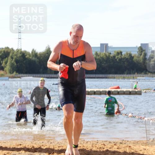 07.09.2025 - 19. Norderstedt Triathlon Luisa Fischer http://msf.ph/oto/8748976 07.09.2025 10:54:44 Schwimmen 771, 833, 1197 meine-sportfotos.de