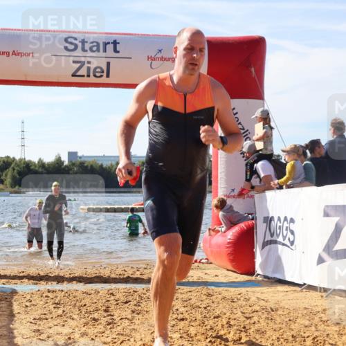 07.09.2025 - 19. Norderstedt Triathlon Luisa Fischer http://msf.ph/oto/8748987 07.09.2025 10:54:46 Schwimmen 284, 771, 833, 1197 meine-sportfotos.de