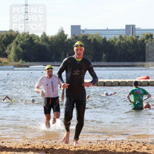 07.09.2025 - 19. Norderstedt Triathlon Luisa Fischer http://msf.ph/oto/8748993 07.09.2025 10:54:47 Schwimmen 284, 771, 833 meine-sportfotos.de