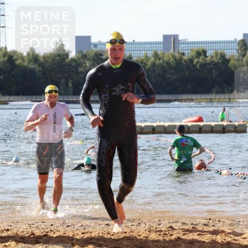 07.09.2025 - 19. Norderstedt Triathlon Luisa Fischer http://msf.ph/oto/8749001 07.09.2025 10:54:48 Schwimmen 284, 771, 833 meine-sportfotos.de