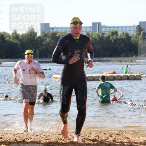 07.09.2025 - 19. Norderstedt Triathlon Luisa Fischer http://msf.ph/oto/8749003 07.09.2025 10:54:49 Schwimmen 284, 771, 833 meine-sportfotos.de