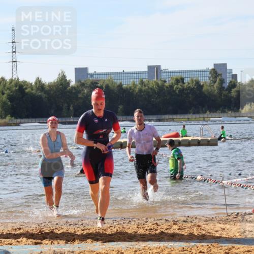 07.09.2025 - 19. Norderstedt Triathlon Luisa Fischer http://msf.ph/oto/8749074 07.09.2025 10:55:11 Schwimmen 276, 306, 834, 1159, 1181, 1183, 1207, 1257 meine-sportfotos.de