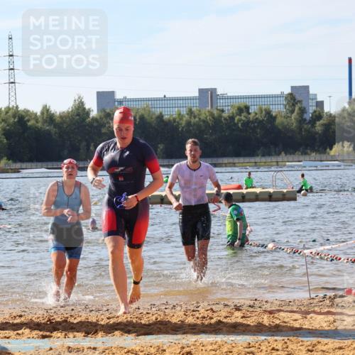 07.09.2025 - 19. Norderstedt Triathlon Luisa Fischer http://msf.ph/oto/8749076 07.09.2025 10:55:11 Schwimmen 276, 306, 834, 1159, 1181, 1183, 1207, 1257 meine-sportfotos.de